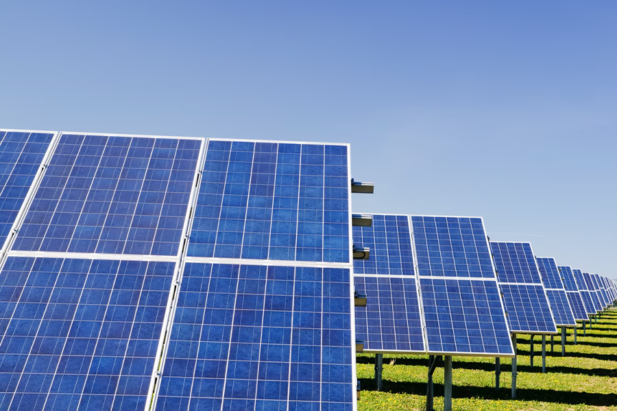Polycrystalline solar panels are usually blue