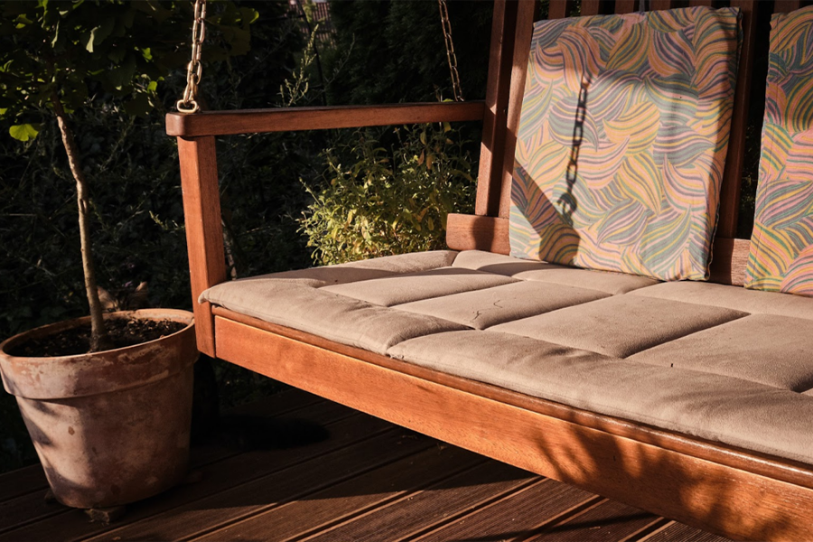 Do you want command over a wide outdoor furniture market? Find the latest garden sofa trends here that will give you a competitive advantage.