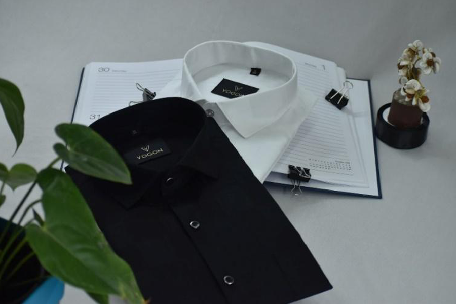 Smart men’s dress shirts in black and white