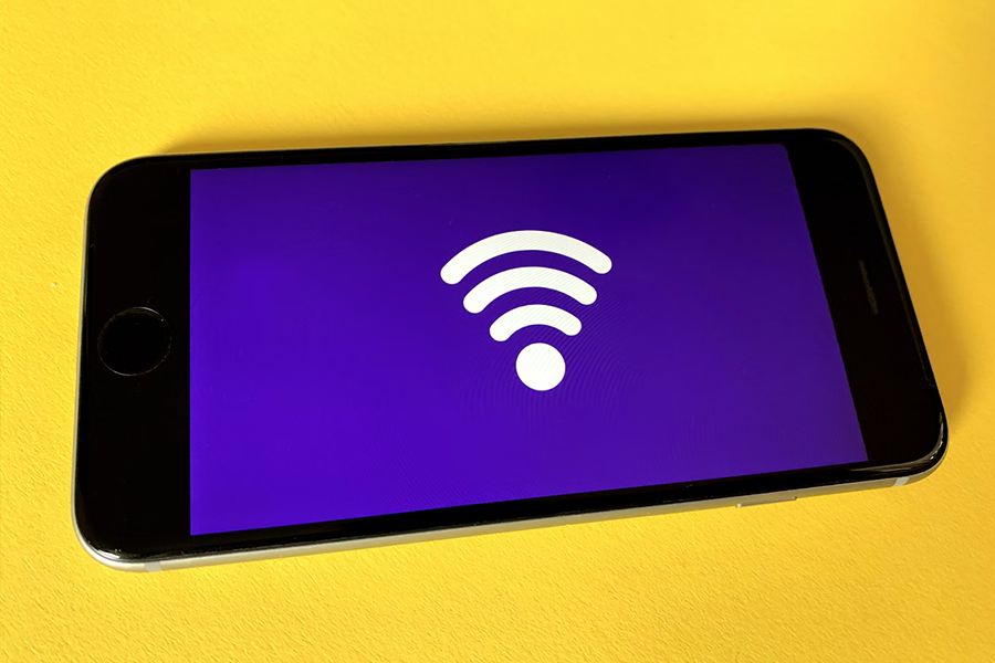 A smartphone screen showing the Wi-Fi symbol