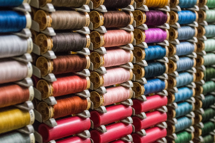 Sewing threads of different colors