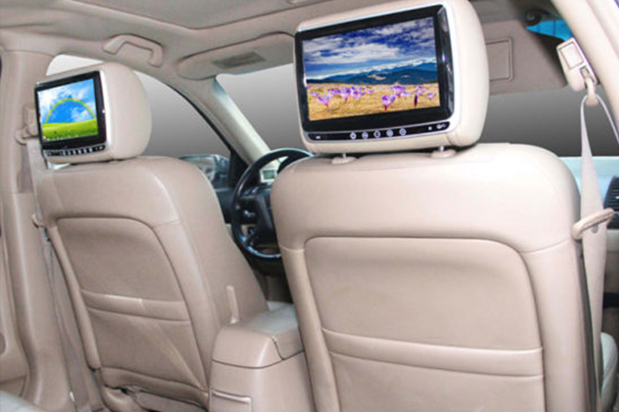 two dvd players built in to the car headrests
