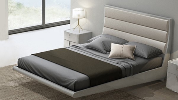 Floating Bed With Metal Frame Leg