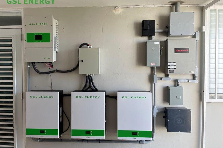 3 GSL battery units in parallel with a 8 kVA hybrid inverter”