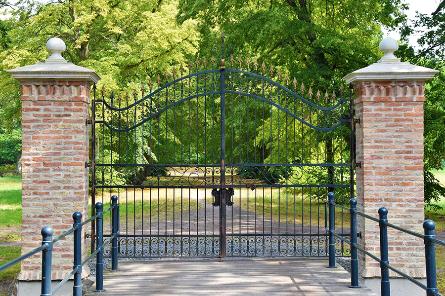 A classical-style driveway gate