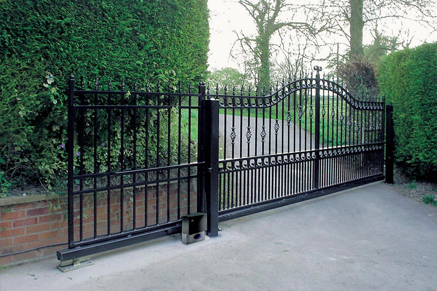 Sliding gate with classical detailing