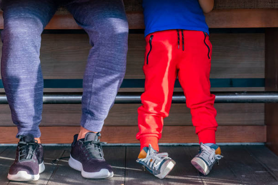 Two people wearing cargo sweatpants