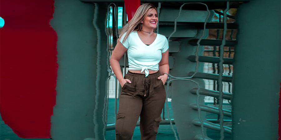 Woman rocking dark brown cargo pants