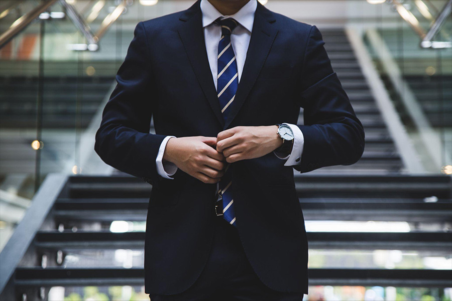 Body language and dressing for the part are key in maintaining efficient presentation skills.