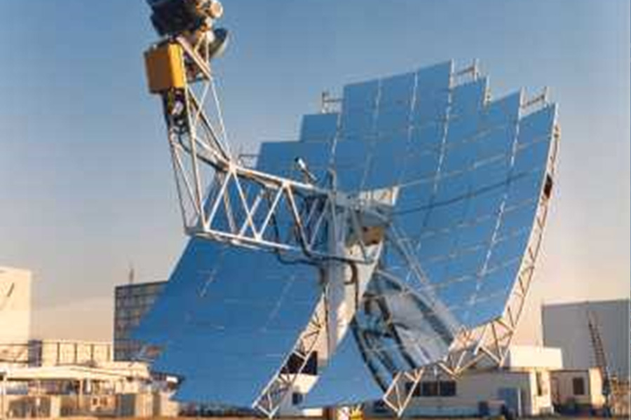 Solar power concentrating mirrors during operation