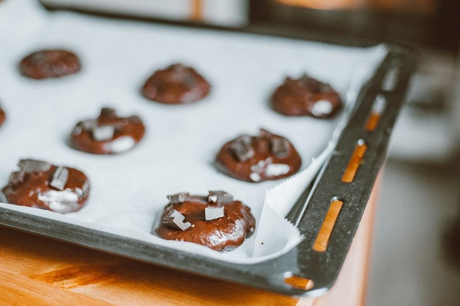 Baking sheet with multiple cookies