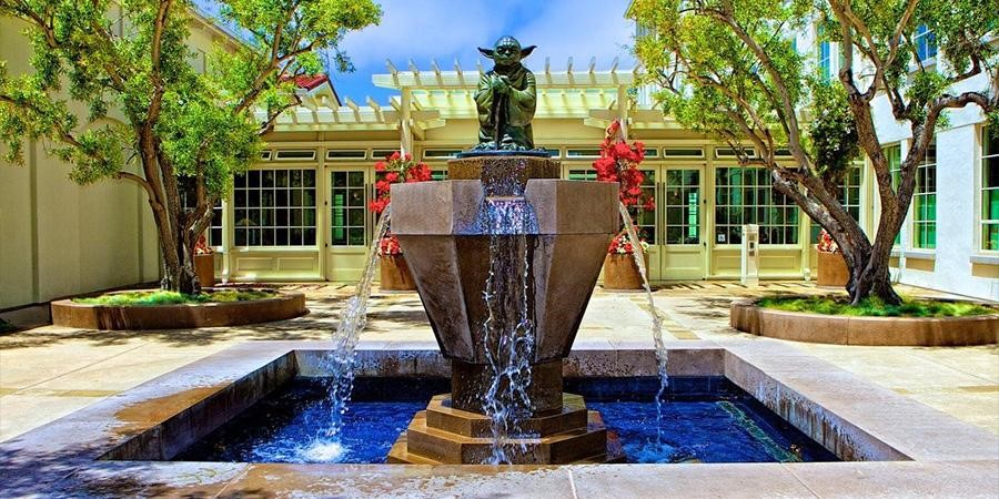 Outdoor fountain with a beautiful surrounding