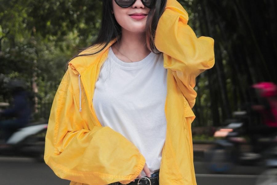 Woman wearing a yellow shacket