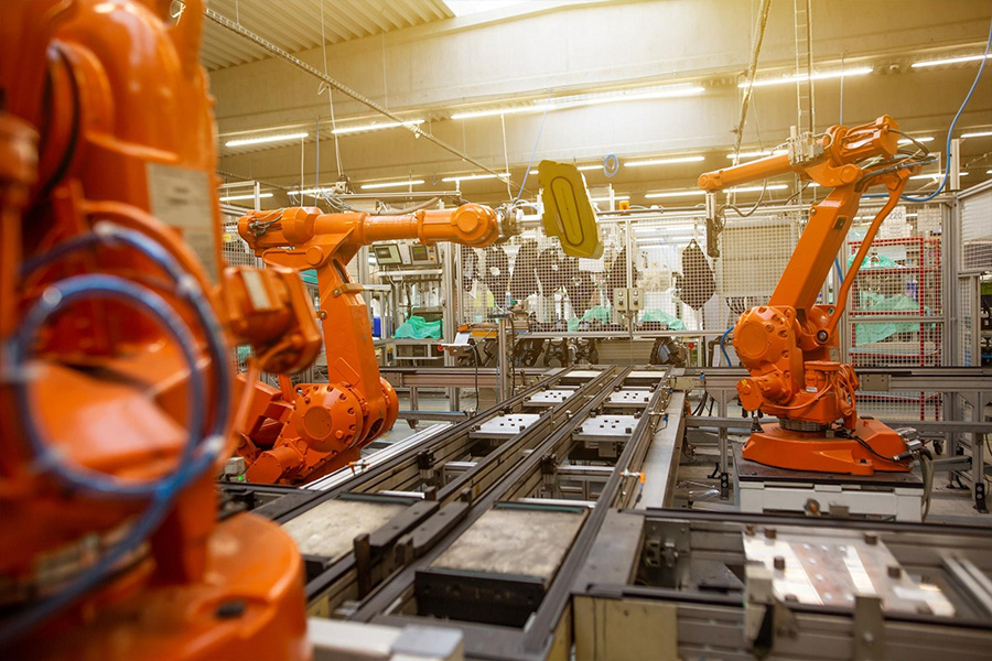 Automatic robots in a manufacturing facility