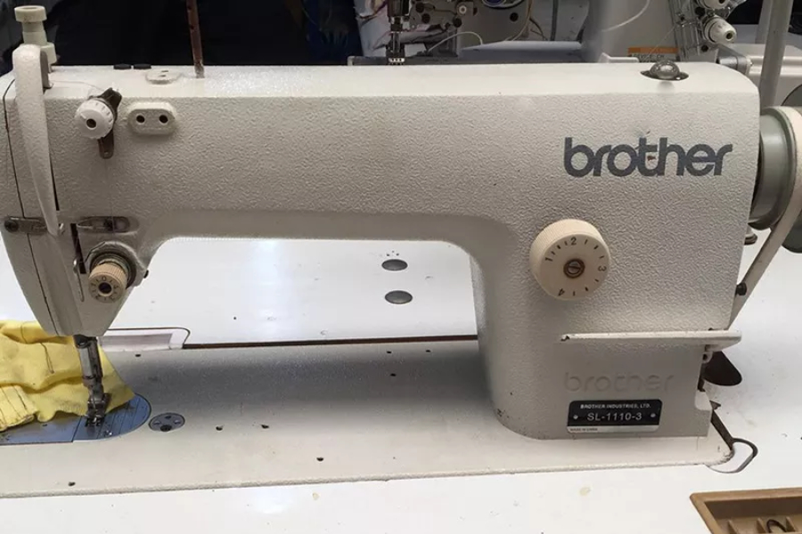 Brother 1110 High-Speed Needle Lockstitch Industrial Sewing Machine