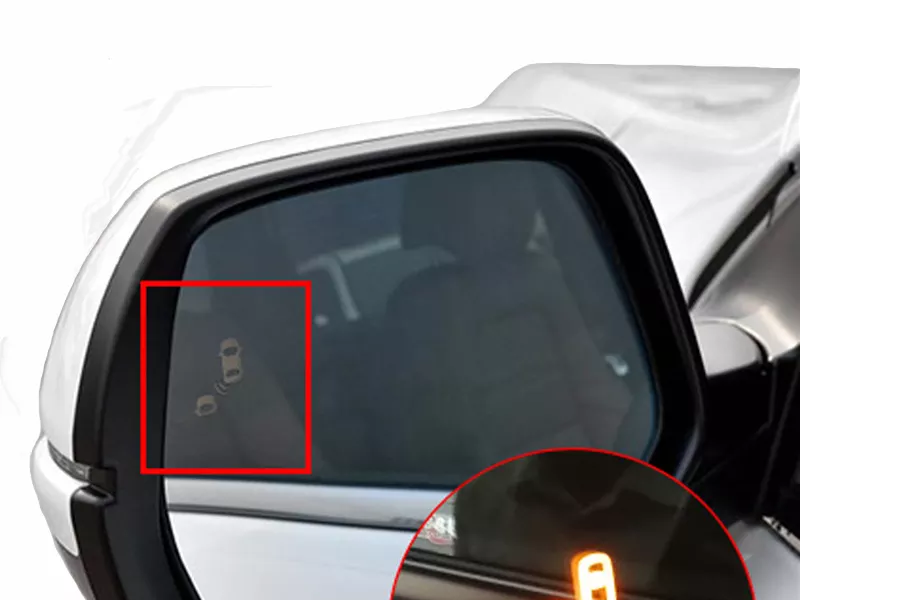 BSD system LED indicators on a vehicle’s side window