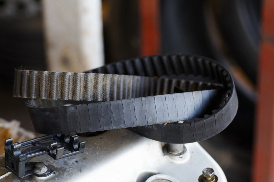 Expire timing belt idle on a surface