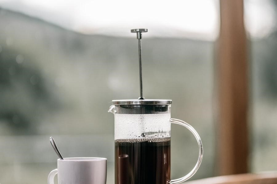 Machine à café presse française avec essence de café