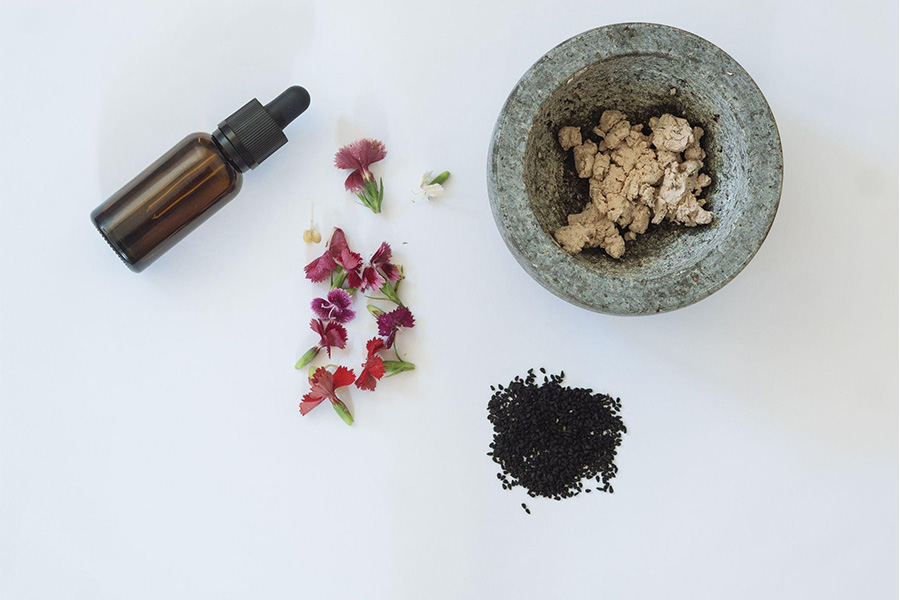 Natural makeup ingredients on a table